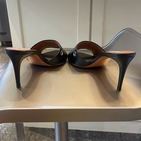 NIB ALAIA GROMMET LEATHER MULES 3” HEEL. 40/9 - Picture 7 of 9